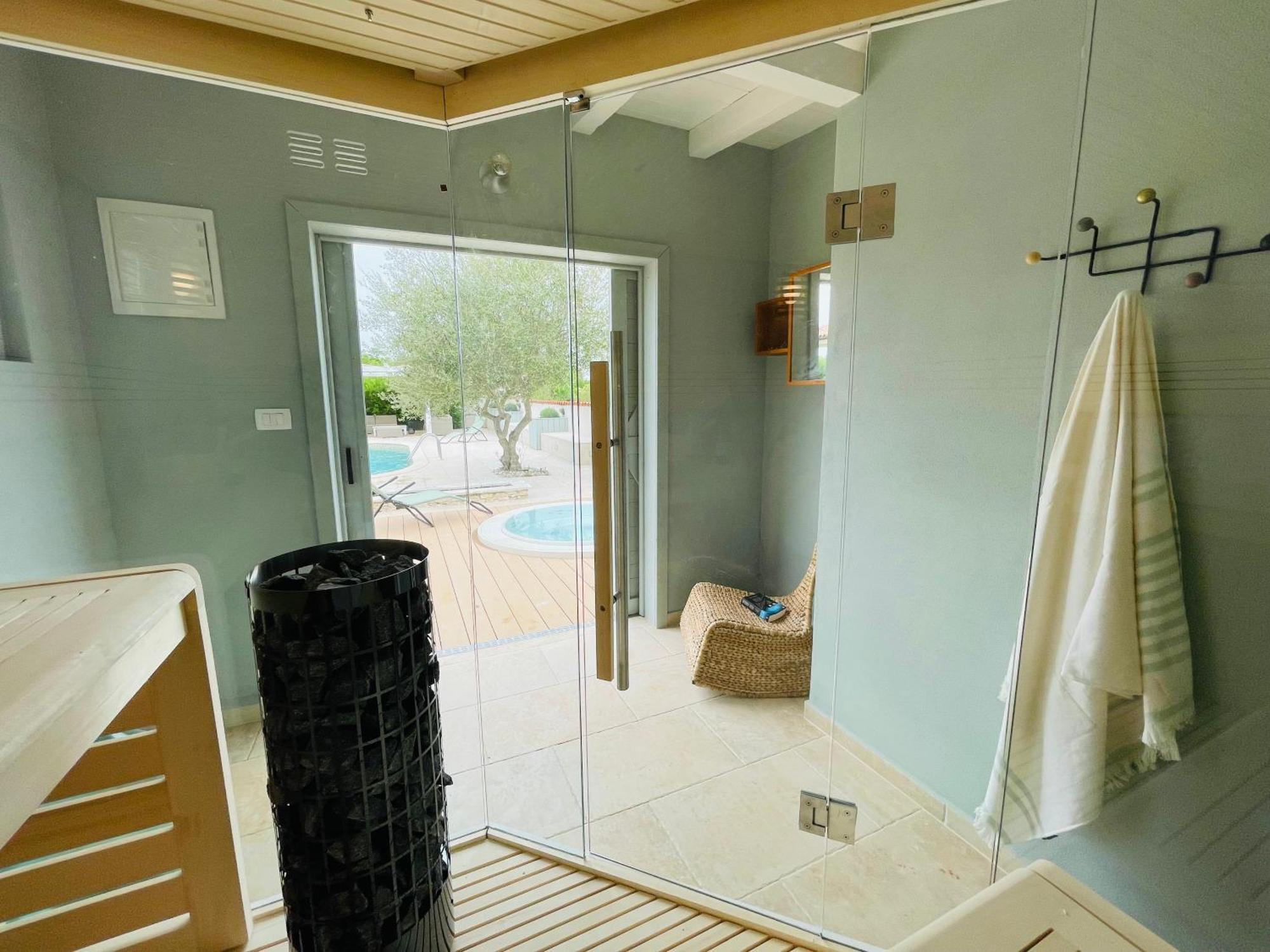 Luxury Villa In Istria - 9,000 Sqm Private Estate With Pool & Sauna, 15 Min To Sea, Near Fazana, 3 Bedrooms Juršići Kültér fotó