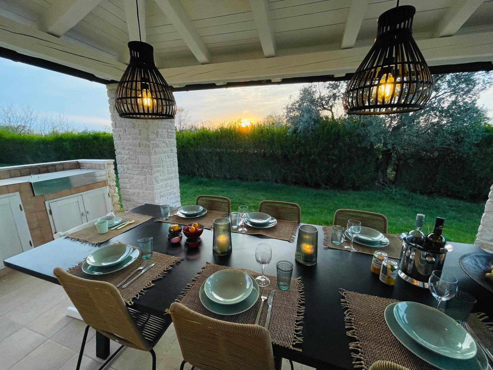 Luxury Villa In Istria - 9,000 Sqm Private Estate With Pool & Sauna, 15 Min To Sea, Near Fazana, 3 Bedrooms Juršići Kültér fotó