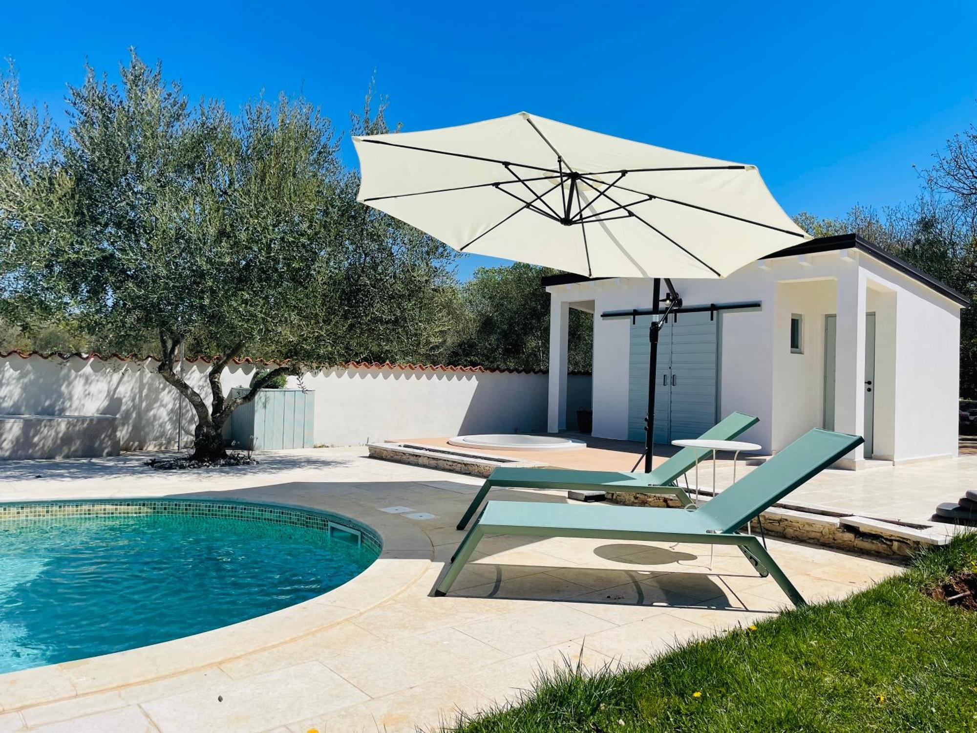 Luxury Villa In Istria - 9,000 Sqm Private Estate With Pool & Sauna, 15 Min To Sea, Near Fazana, 3 Bedrooms Juršići Kültér fotó