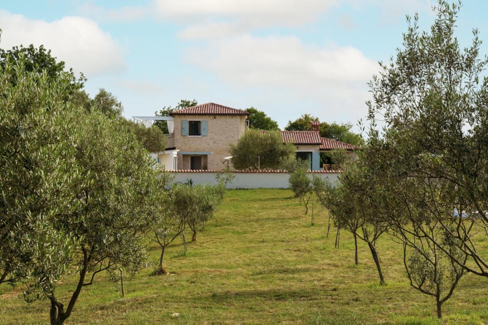 Luxury Villa In Istria - 9,000 Sqm Private Estate With Pool & Sauna, 15 Min To Sea, Near Fazana, 3 Bedrooms Juršići Kültér fotó